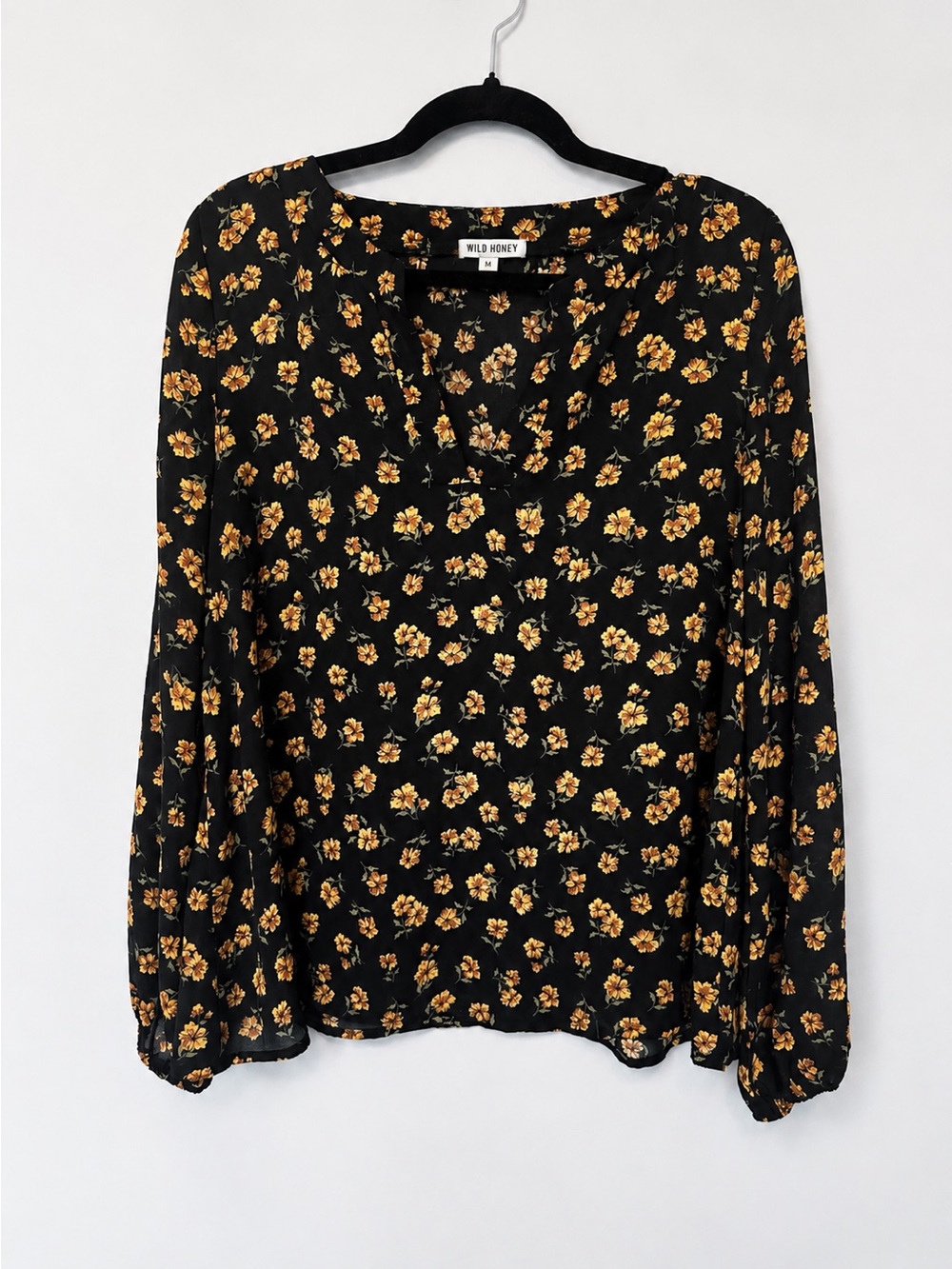 Wild Honey Black Floral V-Neck Long Sleeve Top Sz. Medium
